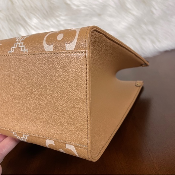 Louis Vuitton Arizona Stitched On The Go MM - Picture 5 of 15